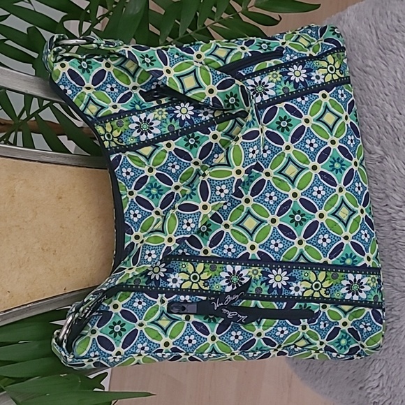 Vera Bradley Hobo Bag ❤️ - Picture 2 of 10